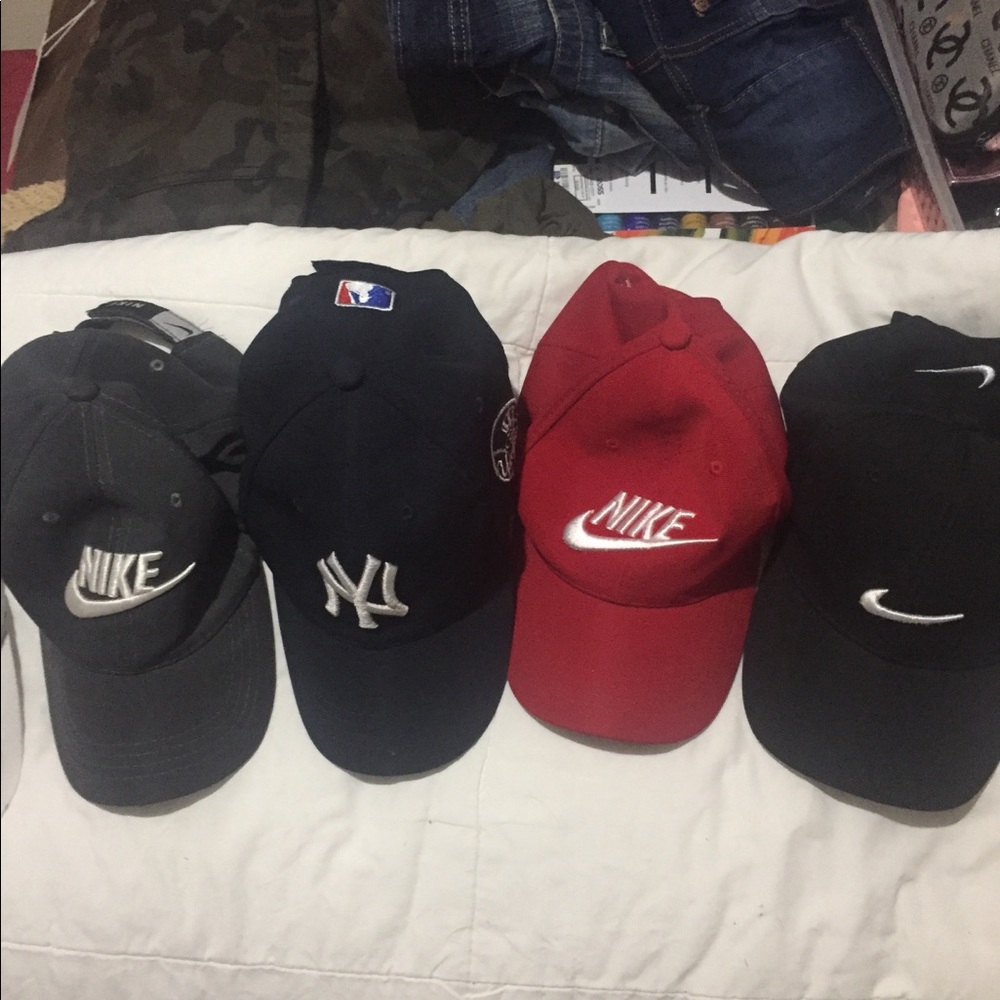 Caps